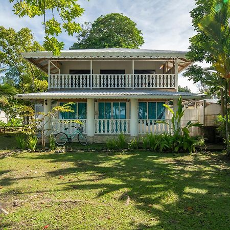 Casa Blanca Beachfront House With Shared Pool Access Pangea Lodge Manzanillo  Exterior photo