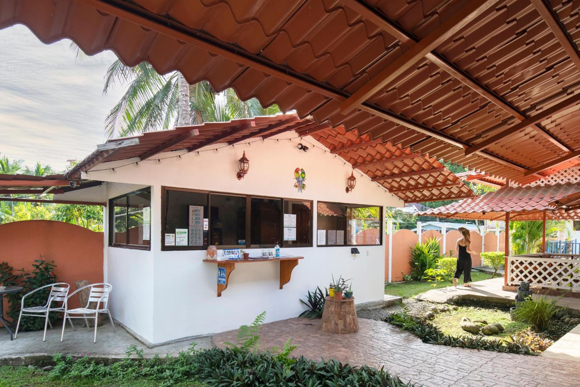 Casa Blanca Beachfront House With Shared Pool Access Pangea Lodge Manzanillo  Exterior photo