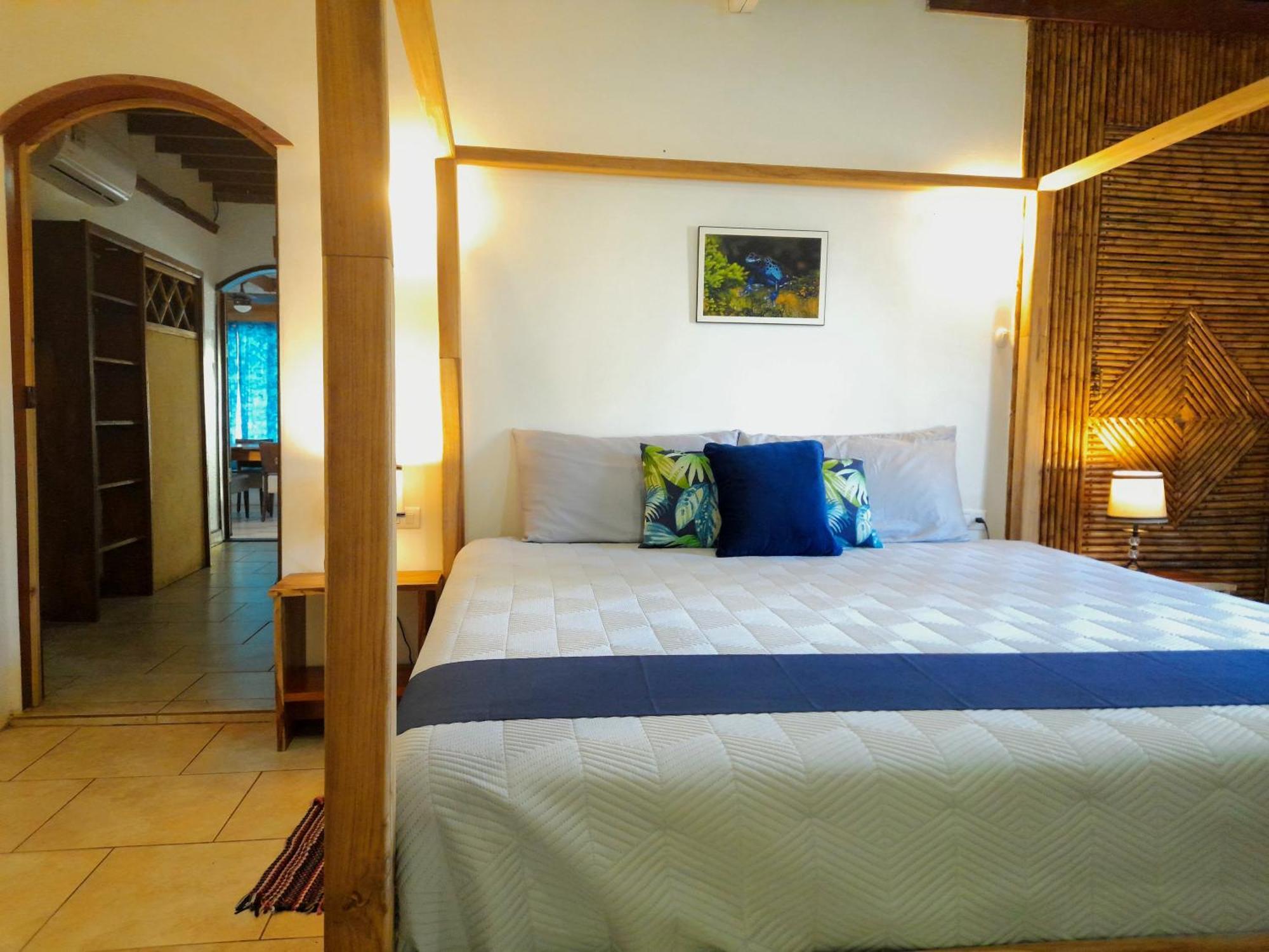 Casa Blanca Beachfront House With Shared Pool Access Pangea Lodge Manzanillo  Exterior photo