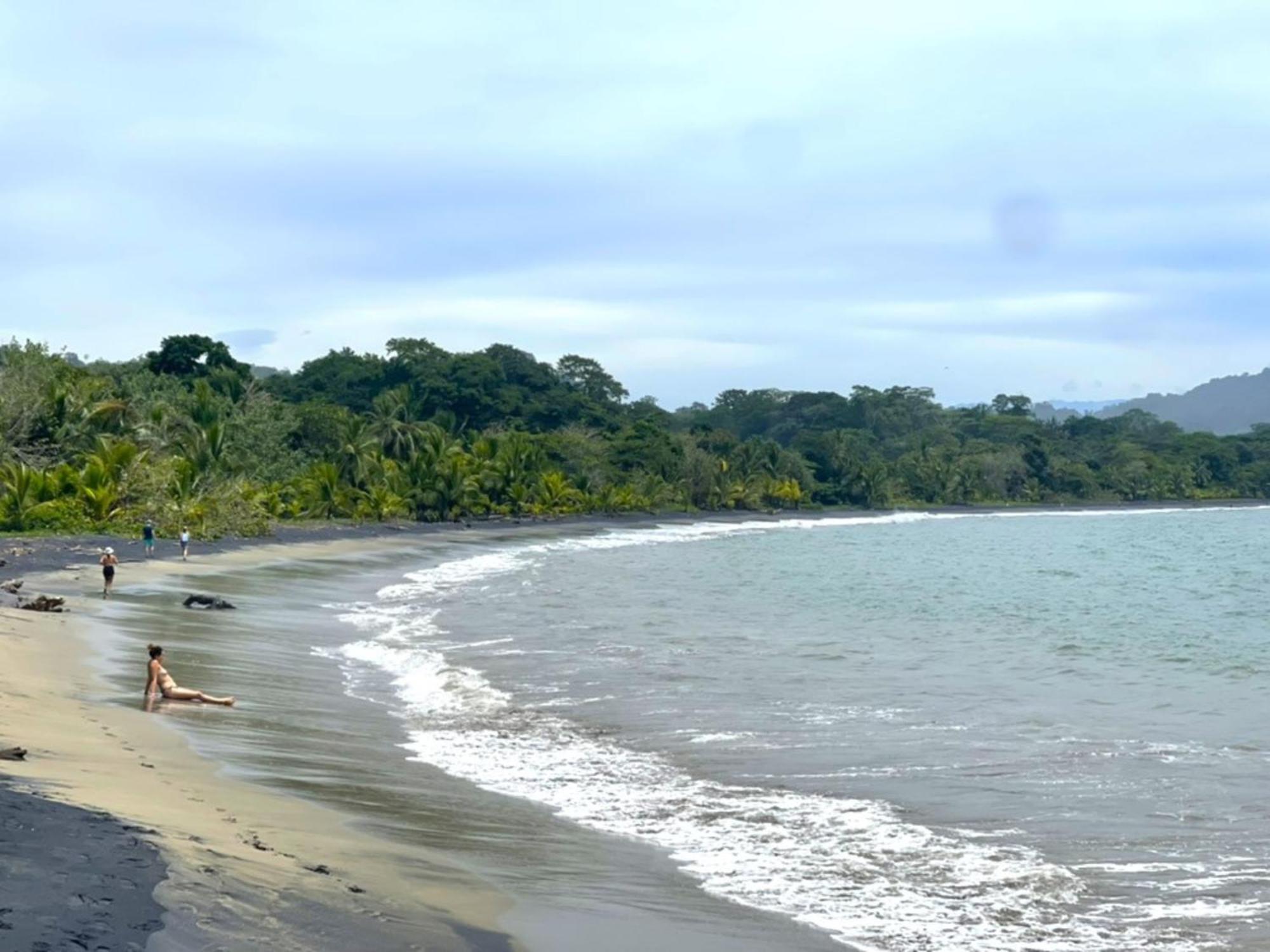 Casa Blanca Beachfront House With Shared Pool Access Pangea Lodge Manzanillo  Exterior photo