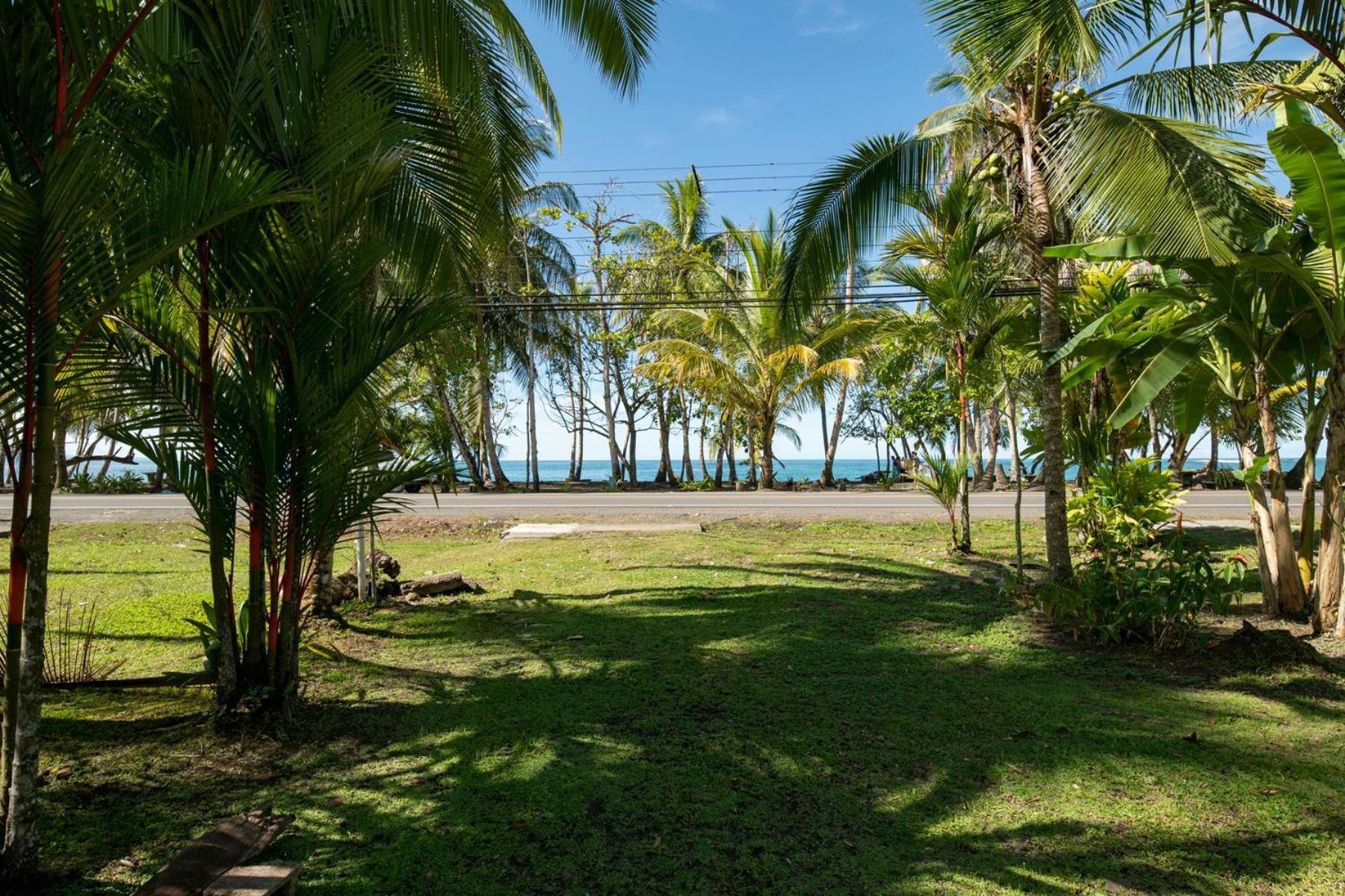 Casa Blanca Beachfront House With Shared Pool Access Pangea Lodge Manzanillo  Exterior photo